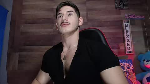 jonathancast08 online show from October 15, 2:39 pm