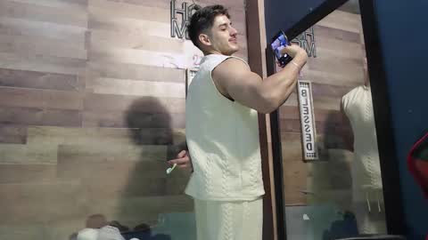 jonathancast08 online show from November 5, 10:15 am