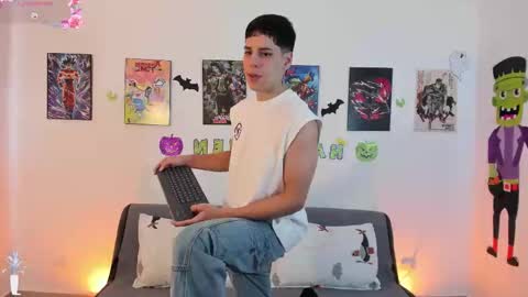 Instagram jonathanfit14 online show from October 26, 7:42 pm