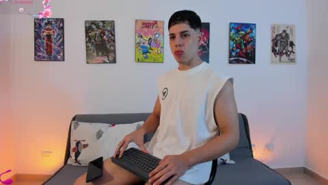 Instagram jonathanfit14 online show from January 16, 2:48 am