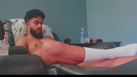 Snapshot of jonathanliyaz1 chatting on September 8, 9:25 pm royjon online show from September 8, 9:25 pm