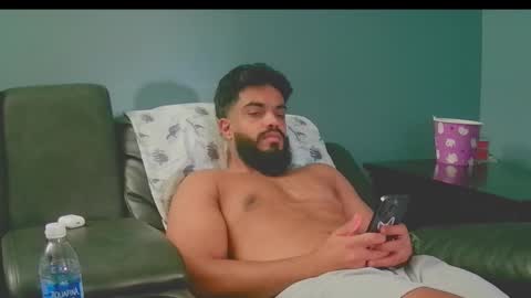 Snapshot of jonathanliyaz1 chatting on October 9, 6:50 pm royjon online show from October 9, 6:50 pm