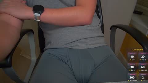 Snapshot of joneszy145 chatting on December 20, 3:14 am WhteGuy online show from December 20, 3:14 am