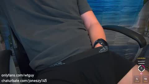 Snapshot of joneszy145 chatting on April 15, 4:19 am WhteGuy online show from April 15, 4:19 am