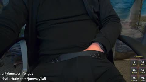 Snapshot of joneszy145 chatting on May 8, 3:56 am WhteGuy online show from May 8, 3:56 am