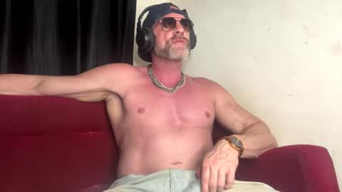 Snapshot of jonnycockfill chatting on October 4, 8:40 pm Jonny Cockfill online show from October 4, 8:40 pm