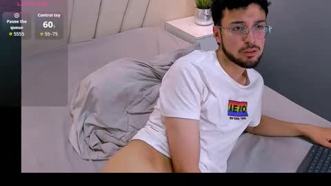 JonnyGreey online show from November 29, 8:23 pm