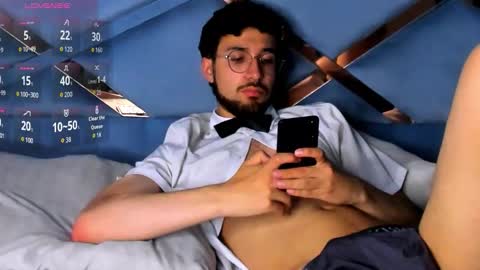 JonnyGreey online show from December 1, 7:30 pm