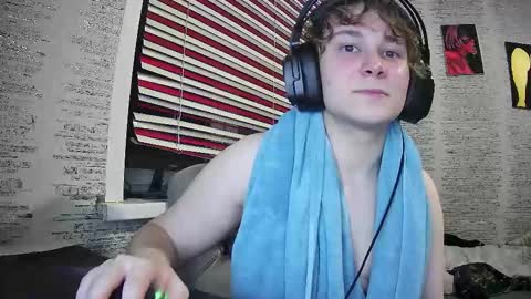 Snapshot of jonnymyloka chatting on December 2, 8:22 pm JONNY online show from December 2, 8:22 pm