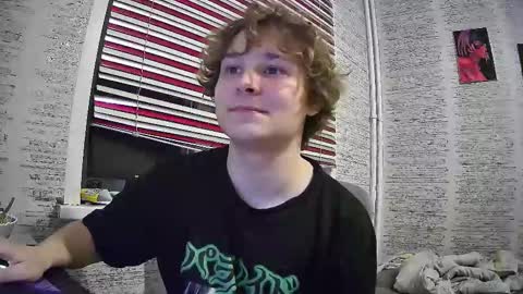 Snapshot of jonnymyloka chatting on December 26, 1:51 am JONNY online show from December 26, 1:51 am