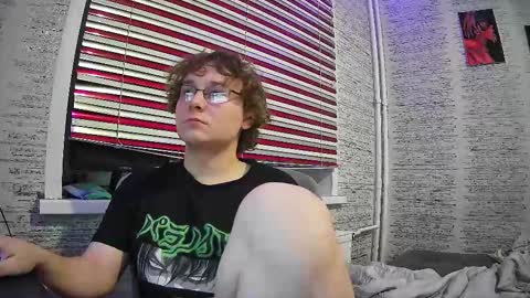 Snapshot of jonnymyloka chatting on December 28, 10:55 pm JONNY online show from December 28, 10:55 pm