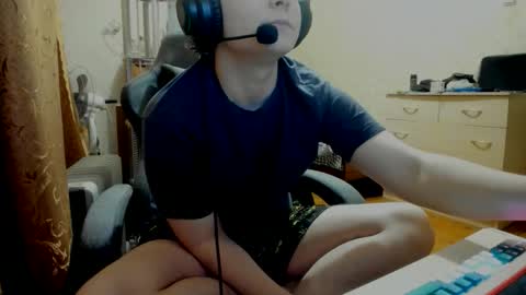 Snapshot of jonnymyloka chatting on December 18, 10:38 pm JONNY online show from December 18, 10:38 pm