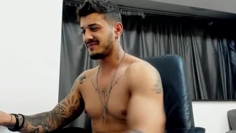 Snapshot of jonnyporn1 chatting on January 6, 5:06 pm jonnyporn1 online show from January 6, 5:06 pm