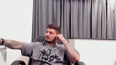 Snapshot of jonnyporn1 chatting on January 23, 9:39 pm jonnyporn1 online show from January 23, 9:39 pm