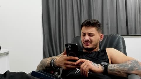 Snapshot of jonnyporn1 chatting on January 31, 10:10 pm jonnyporn1 online show from January 31, 10:10 pm