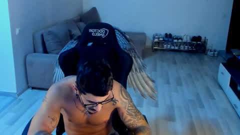 Snapshot of jonnyporn1 chatting on October 3, 7:33 pm jonnyporn1 online show from October 3, 7:33 pm