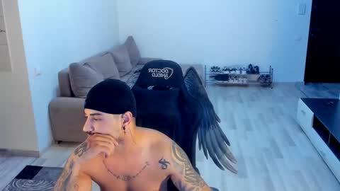 Snapshot of jonnyporn1 chatting on October 16, 4:46 am jonnyporn1 online show from October 16, 4:46 am