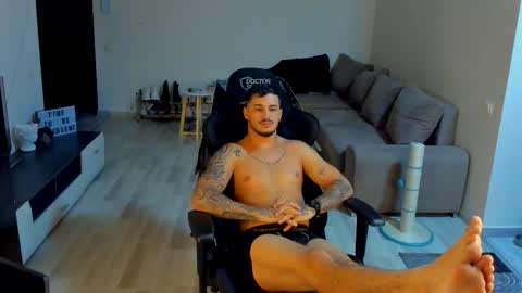 Snapshot of jonnyporn1 chatting on November 15, 4:32 am jonnyporn1 online show from November 15, 4:32 am