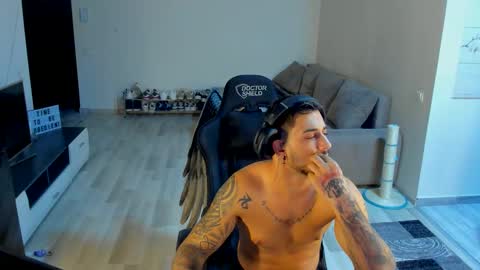 Snapshot of jonnyporn1 chatting on November 19, 9:37 pm jonnyporn1 online show from November 19, 9:37 pm