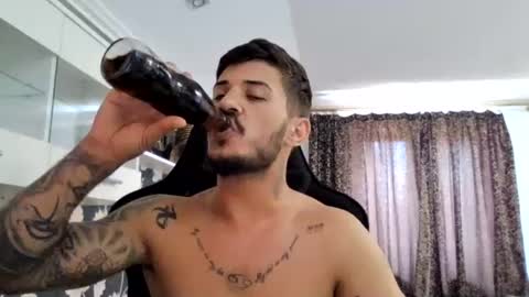 jonnyporn1 online show from July 6, 10:23 am