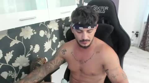 jonnyporn1 online show from July 19, 4:11 pm