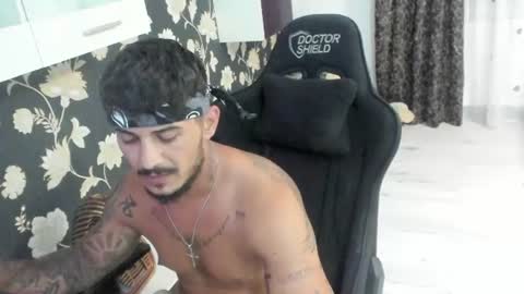jonnyporn1 online show from July 22, 8:55 pm