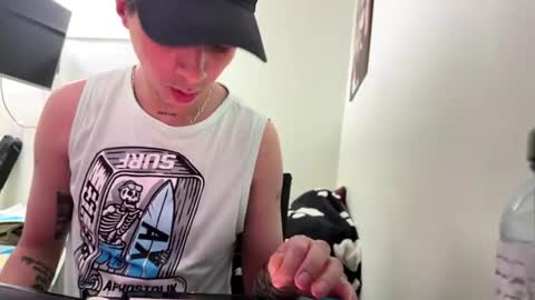 Snapshot of jonnyvamp chatting on June 17, 4:59 am jonnyvamp online show from June 17, 4:59 am