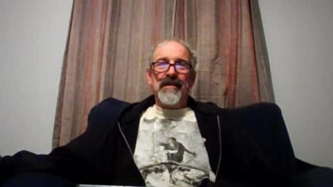 Snapshot of jony_five chatting on October 31, 1:39 am Jon online show from October 31, 1:39 am