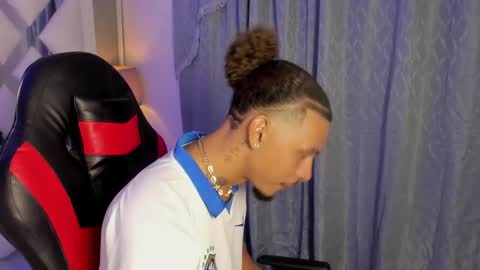 Snapshot of jordan_love7 chatting on December 13, 7:53 pm jordan online show from December 13, 7:53 pm