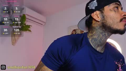 Snapshot of jordansmiith_ chatting on October 26, 2:56 pm Jordan Smith online show from October 26, 2:56 pm