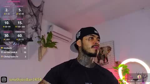 Snapshot of jordansmiith_ chatting on October 27, 10:25 pm Jordan Smith online show from October 27, 10:25 pm