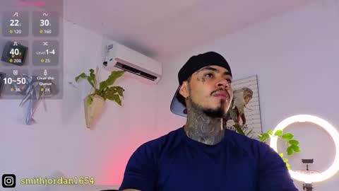 Snapshot of jordansmiith_ chatting on November 13, 10:08 pm Jordan Smith online show from November 13, 10:08 pm