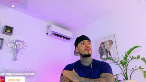 Snapshot of jordansmiith_ chatting on June 11, 11:58 pm Jordan Smith online show from June 11, 11:58 pm