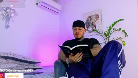 Snapshot of jordansmiith_ chatting on June 12, 11:46 pm Jordan Smith online show from June 12, 11:46 pm