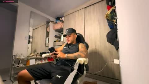 Snapshot of jordylatin202 chatting on November 8, 1:39 am DAVID online show from November 8, 1:39 am