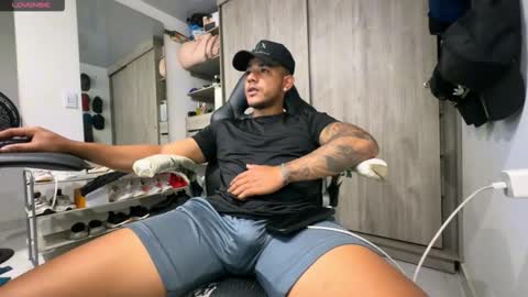 Snapshot of jordylatin202 chatting on November 12, 12:00 am DAVID online show from November 12, 12:00 am