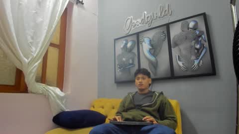 Snapshot of jorik_tim chatting on March 27, 11:32 am Jorik Tim online show from March 27, 11:32 am