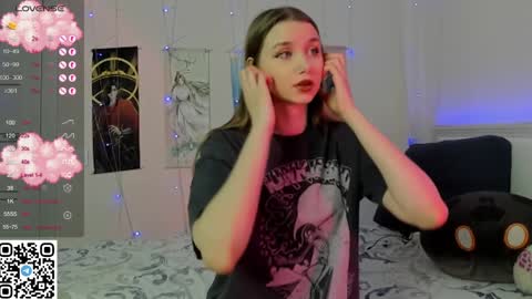 Mila online show from February 7, 8:31 pm