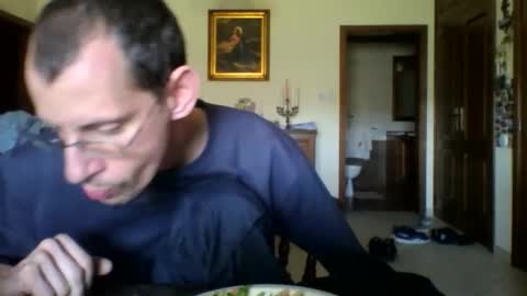 Snapshot of jos39a chatting on April 9, 10:53 am jos39a online show from April 9, 10:53 am