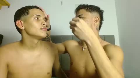 Snapshot of jose_and_daniel chatting on July 1, 4:47 am JOSE AND DANIEL online show from July 1, 4:47 am