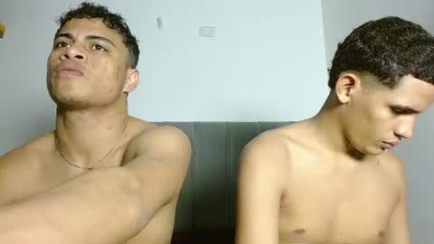 Snapshot of jose_and_daniel chatting on July 7, 4:37 am JOSE AND DANIEL online show from July 7, 4:37 am