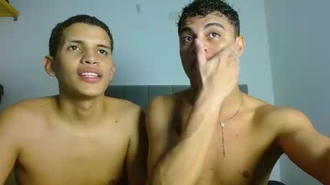 Snapshot of jose_and_daniel chatting on July 14, 7:02 am JOSE AND DANIEL online show from July 14, 7:02 am