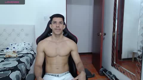 jose_rumbero91 online show from February 10, 11:57 am