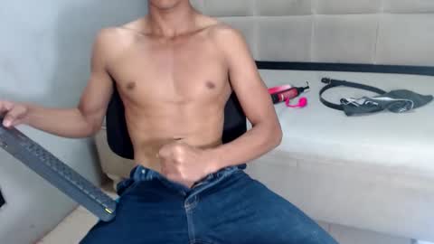 jose_sexycumm online show from January 28, 11:07 pm