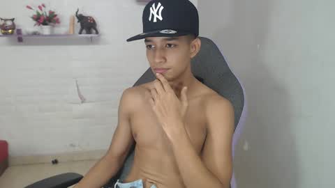 jose_sexycumm online show from March 4, 8:05 pm