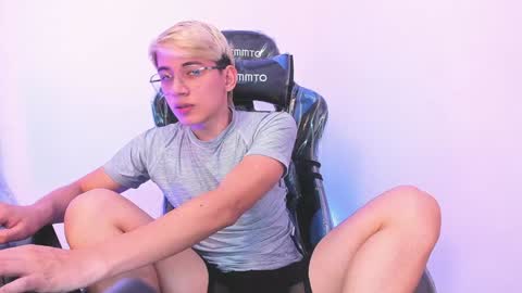 Snapshot of joseph_brown_ chatting on January 3, 3:33 pm JOSEPH BROWN online show from January 3, 3:33 pm