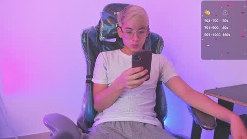 Snapshot of joseph_brown_ chatting on January 4, 1:10 pm JOSEPH BROWN online show from January 4, 1:10 pm