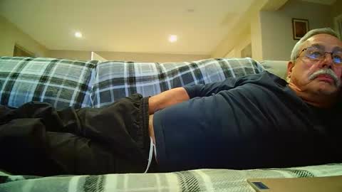 josephgr2021 online show from December 5, 2:09 am