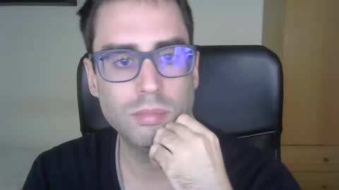 Snapshot of josevd chatting on October 18, 3:35 pm Jose online show from October 18, 3:35 pm