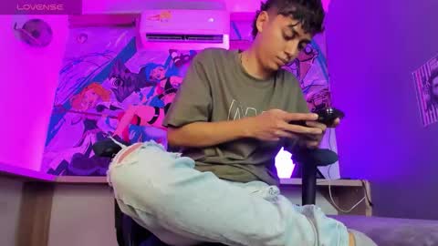 Snapshot of josh_bright chatting on December 22, 6:38 pm josh_bright online show from December 22, 6:38 pm